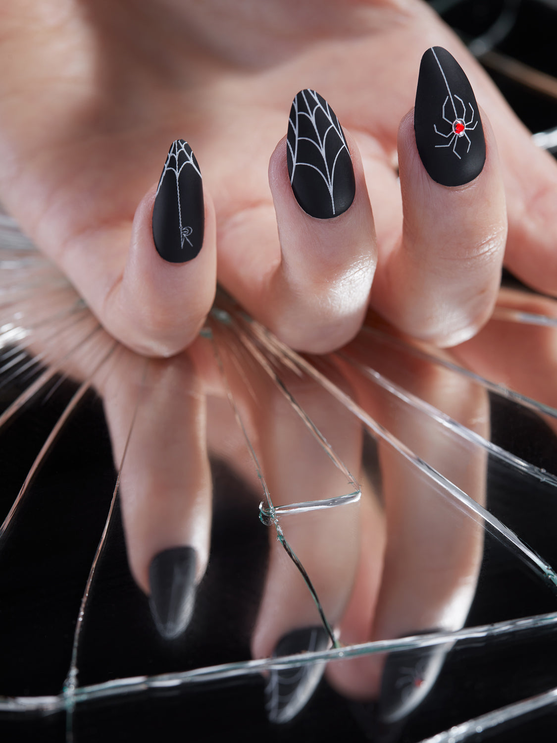 Black Widow Nailz